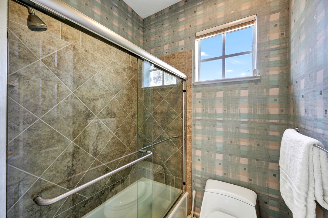 3490 Thornbury Ln, Bonita Springs, FL 34134