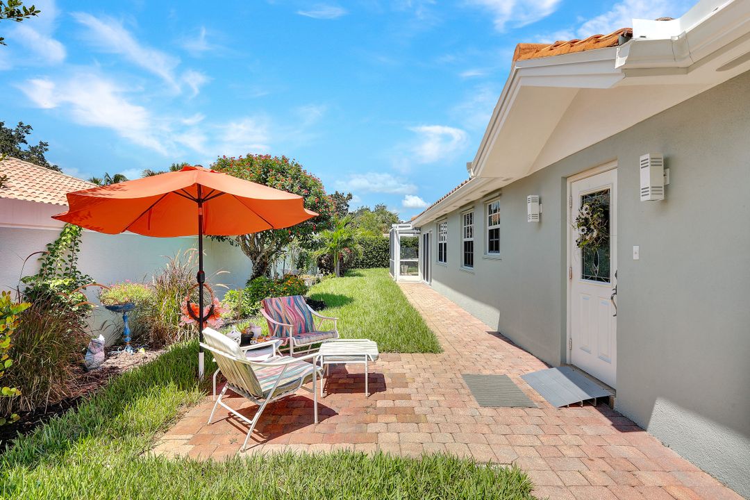 5011 Kingston Way, Naples, FL 34119