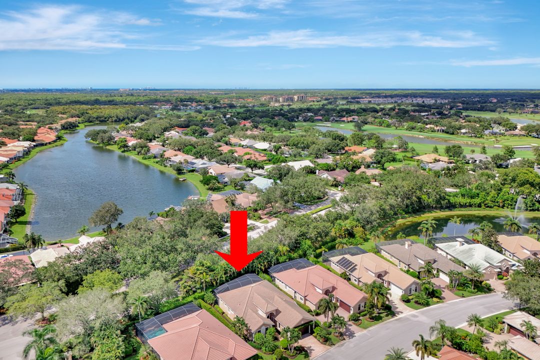 5717 Hammock Isles Dr, Naples, FL 34119