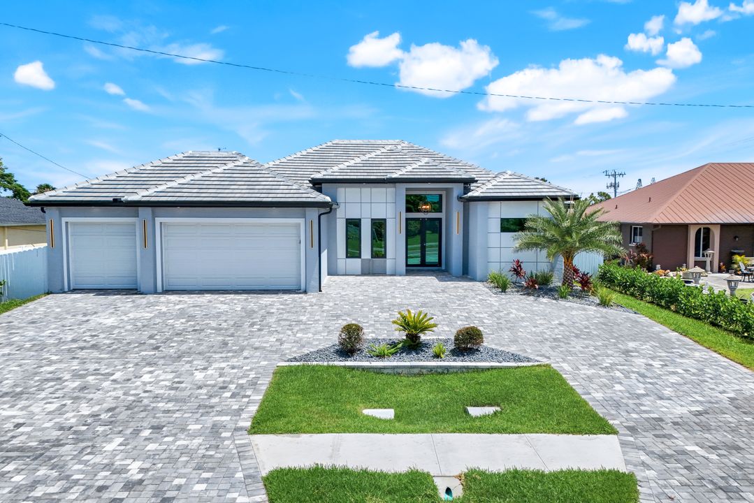405 Mohawk Pkwy, Cape Coral, FL 33914
