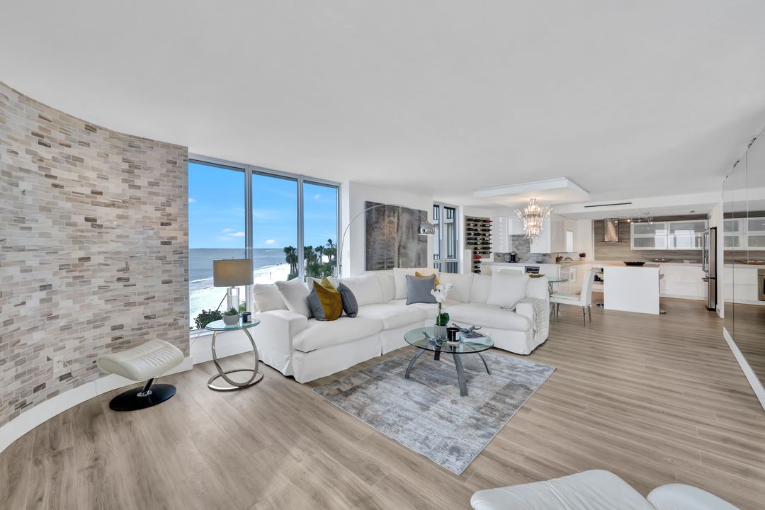 3115 Gulf Shore Blvd N #205-S, Naples, FL 34103