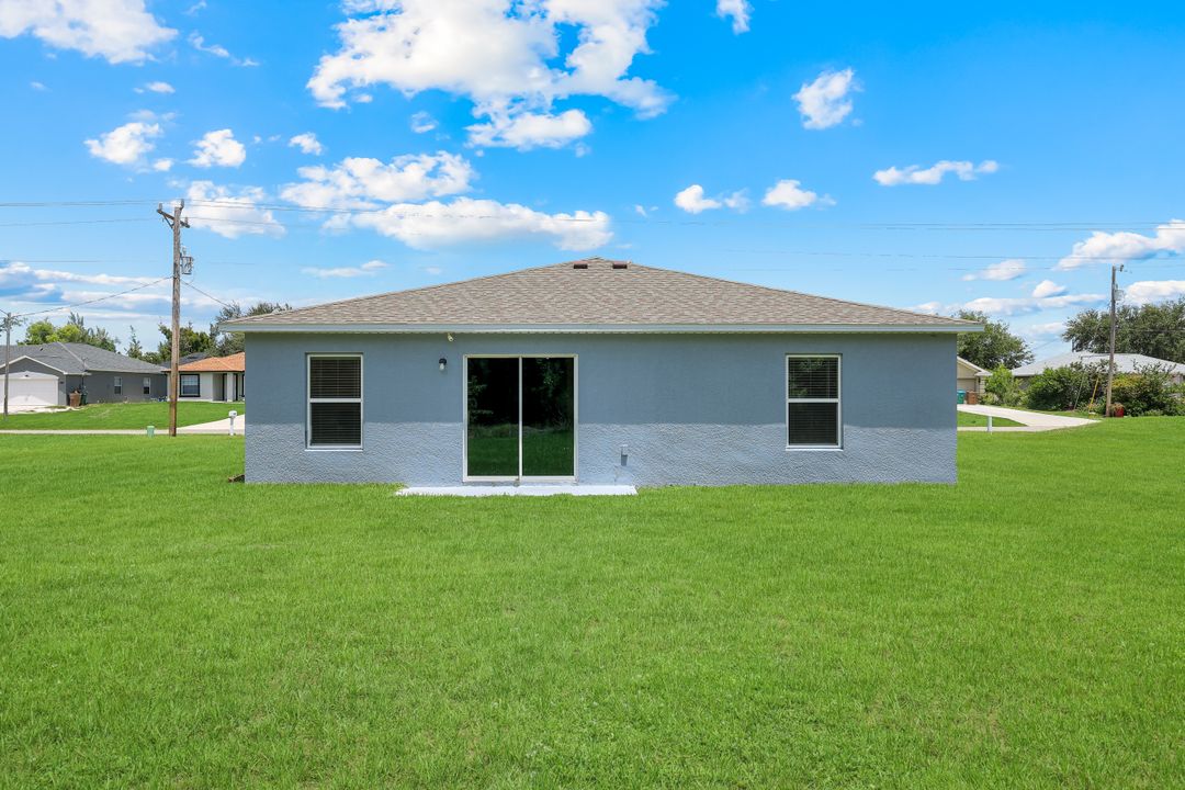 2210 SW 4th St, Cape Coral, FL 33991