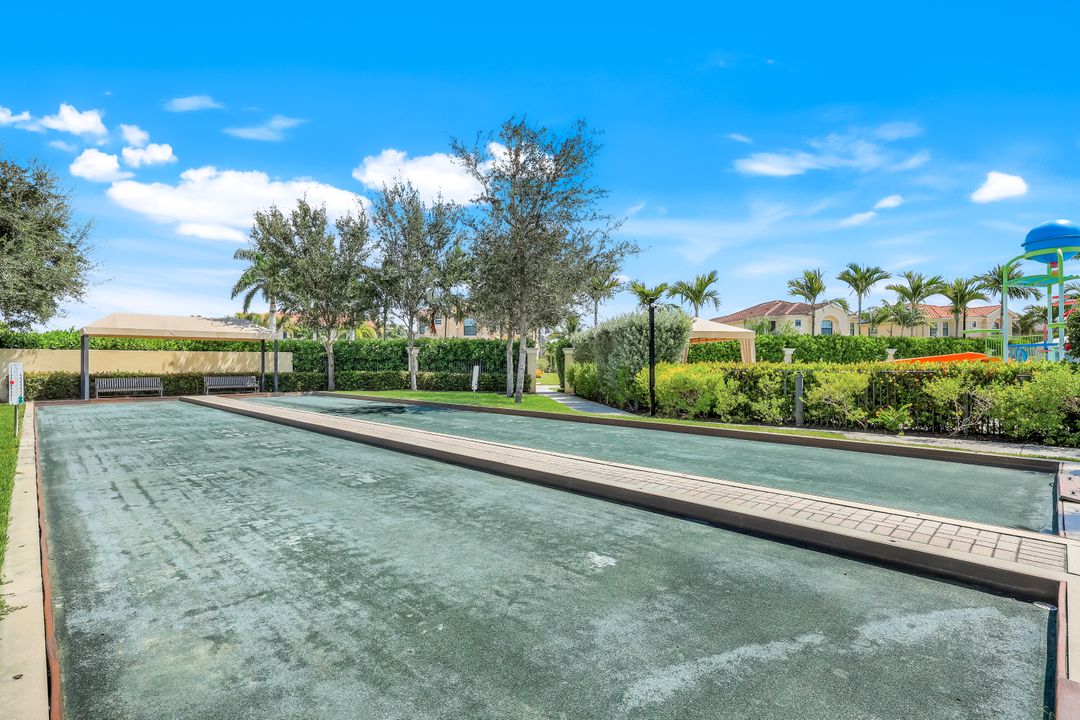 13670 Mandarin Cir, Naples, FL 34109