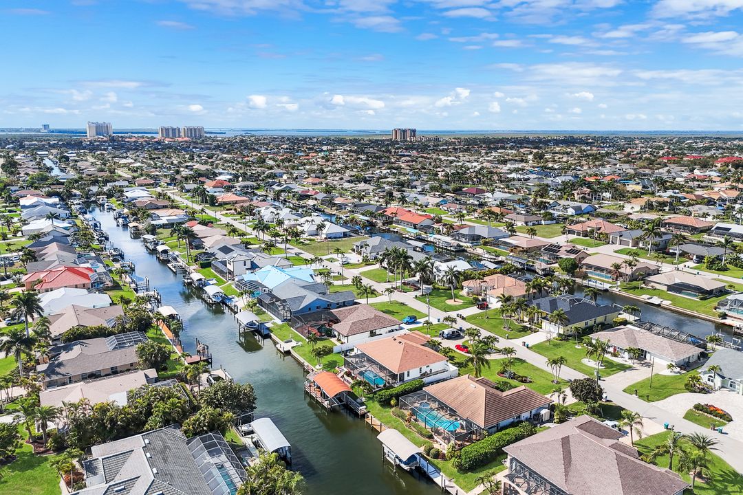 4913 SW 11th Ave, Cape Coral, FL 33914