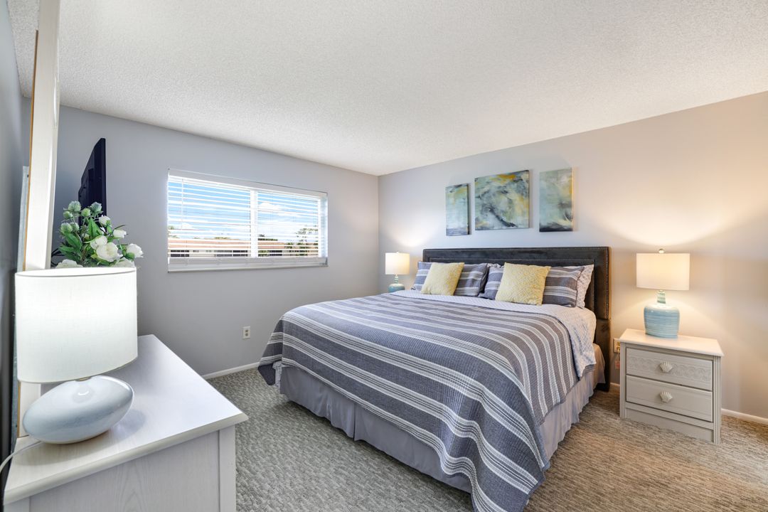 200 Forest Lakes Blvd #204, Naples, FL 34105