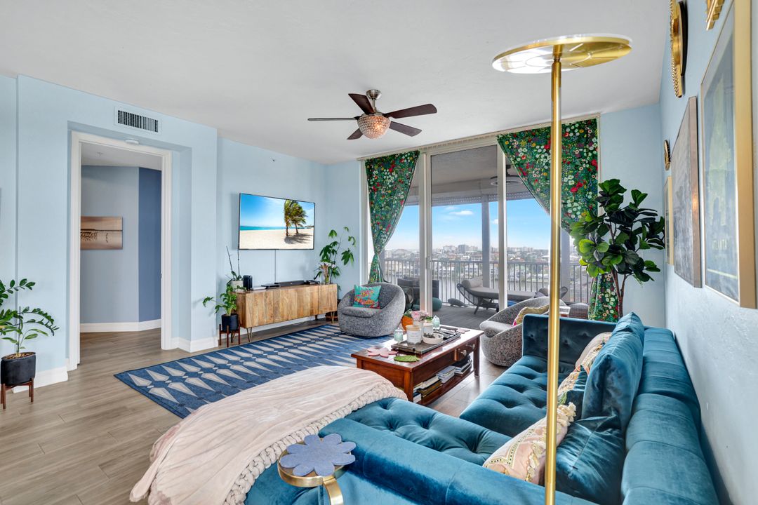 410 Flagship Dr #906, Naples, FL 34108