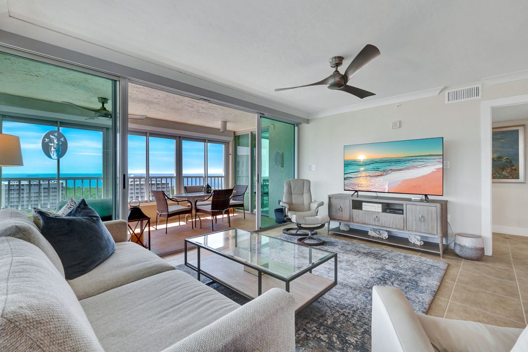 21 Bluebill Ave #1001, Naples, FL 34108