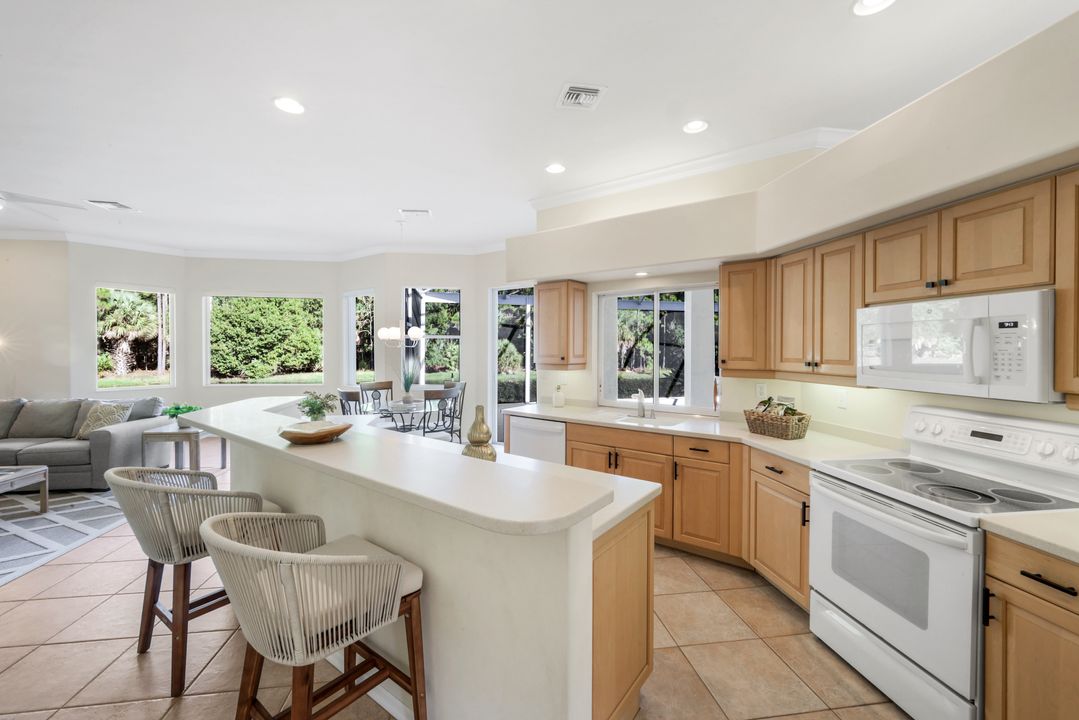 10824 Pond Ridge Dr, Fort Myers, FL 33913