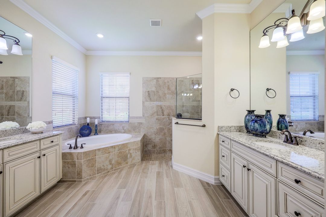 28761 Cavan Ct, Bonita Springs, FL 34135