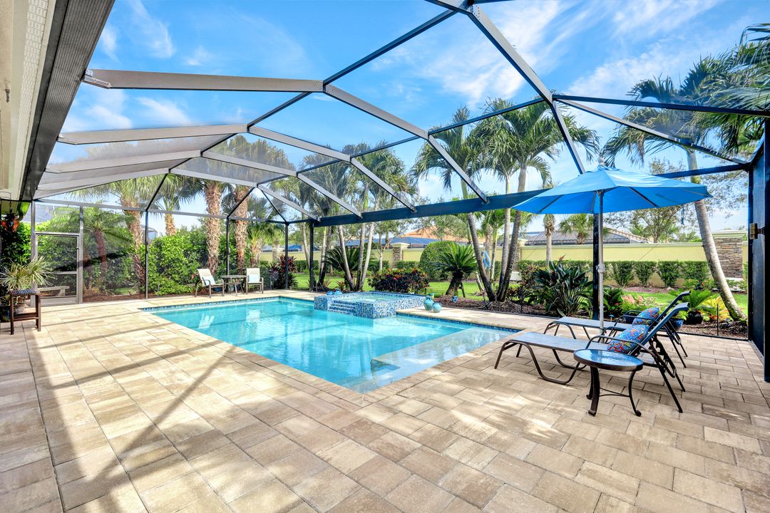 9314 Quarry Dr, Naples, FL 34120