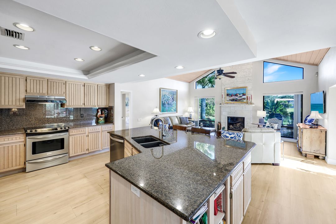 11510 Tanager Ct, Naples, FL 34119