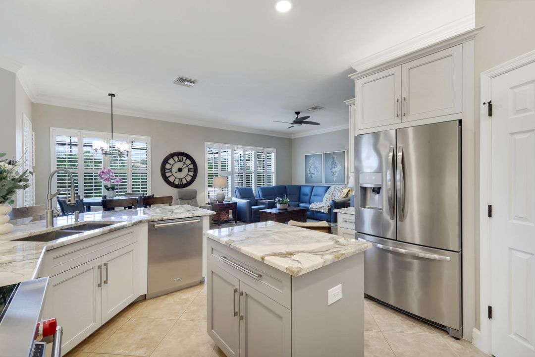 8223 Potomac Ln, Naples, FL 34104