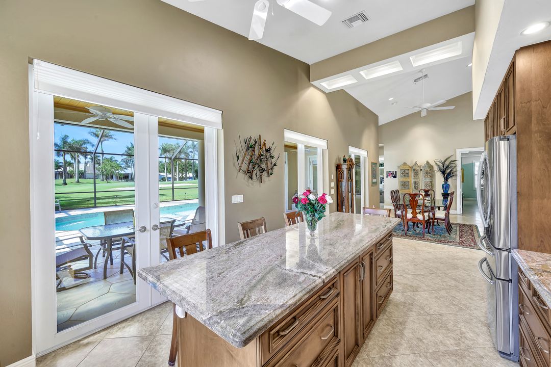 540 Harbour Dr, Naples, FL 34103