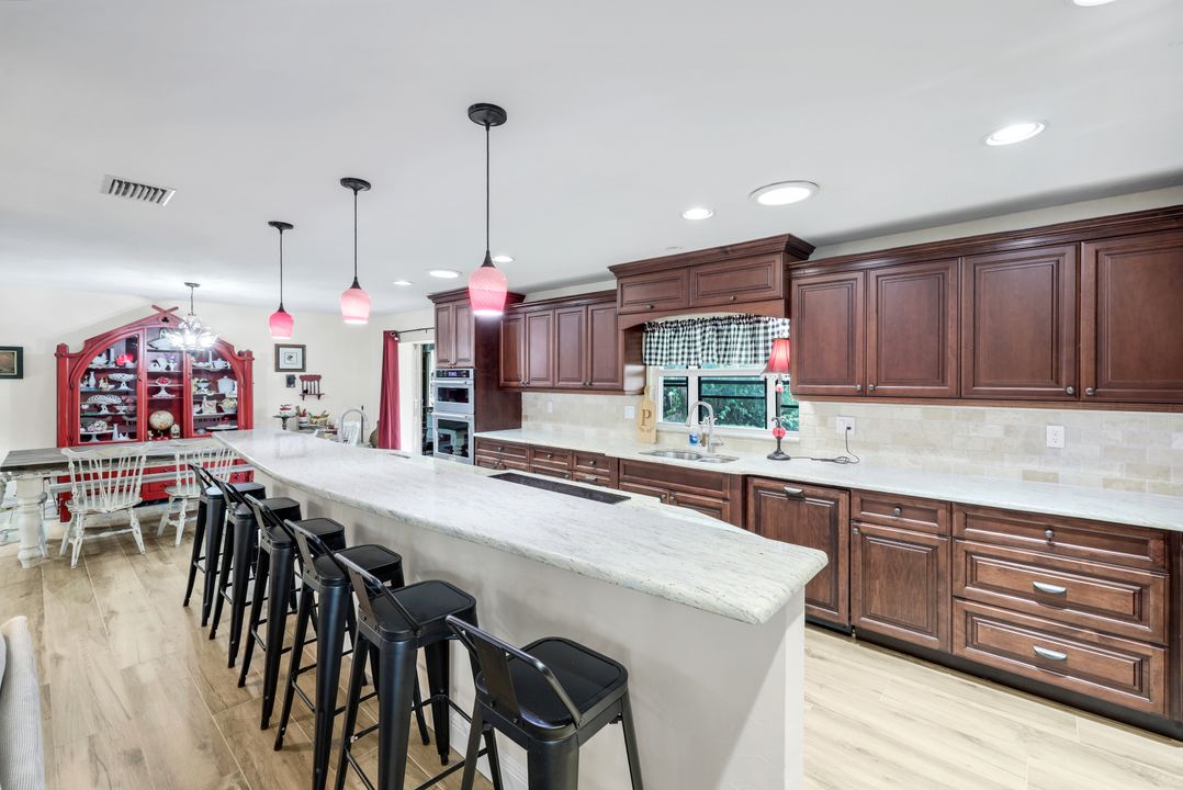 18130 Elmwood Dr, Alva, FL 33920