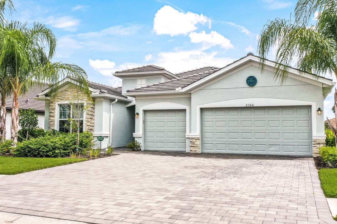 2366 Tangerine Ln, Naples, FL 34120