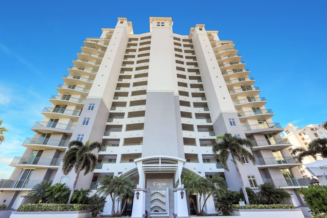 425 Cove Tower Dr #403, Naples, FL 34110