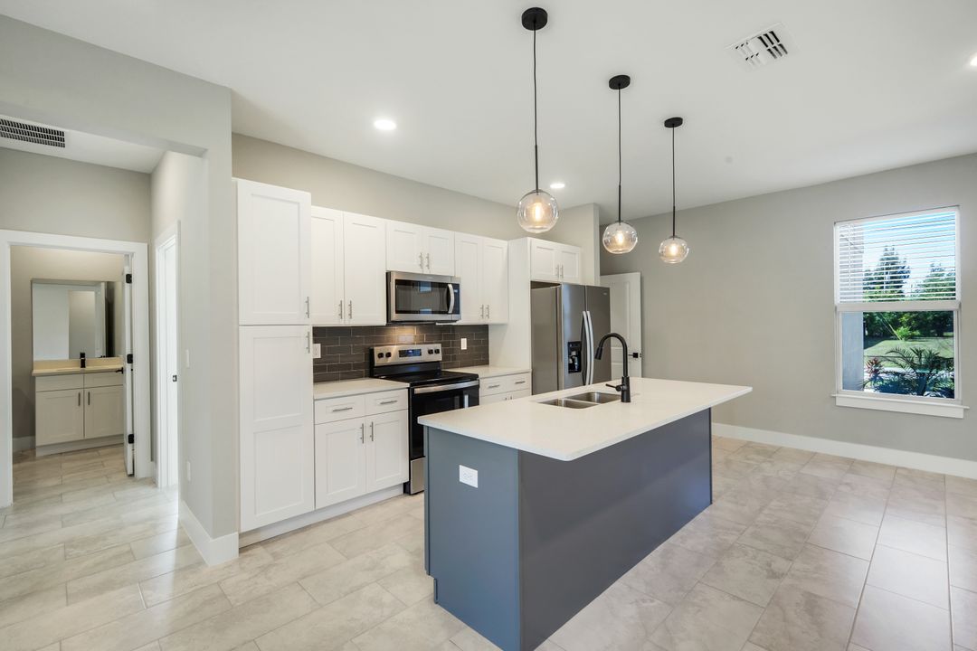 421 NE 19th Terrace, Cape Coral, FL 33909