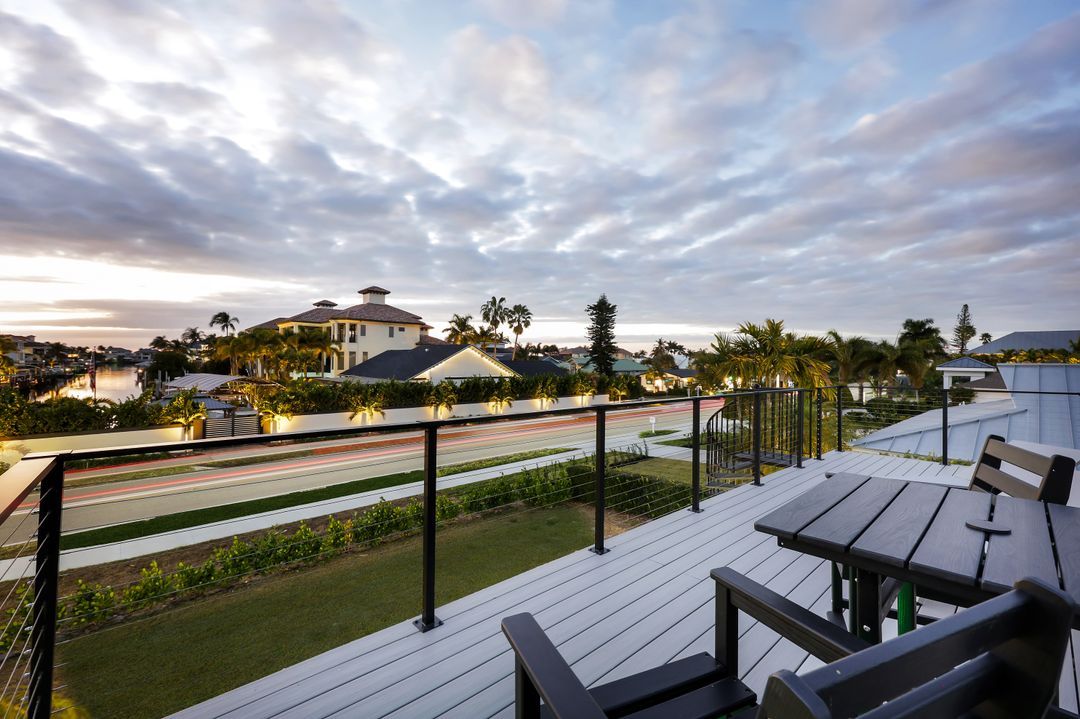 10002 Vanderbilt Dr, Naples, FL 34108