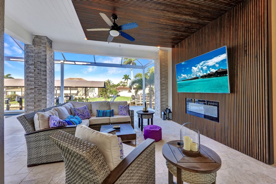 5610 De Soto Ct, Cape Coral, FL 33904