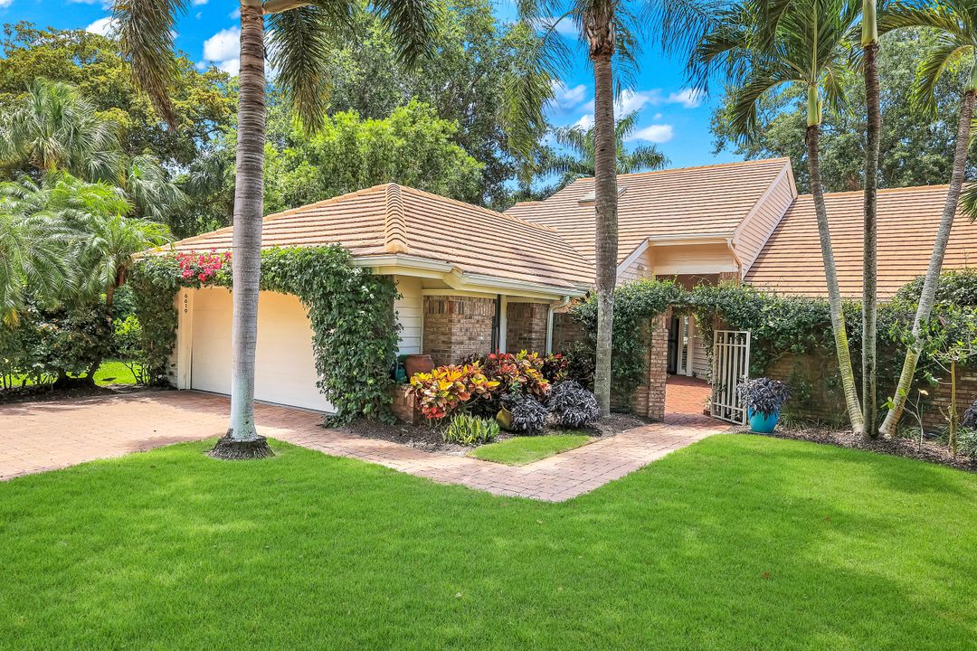 6619 Trident Way, Naples, FL 34108