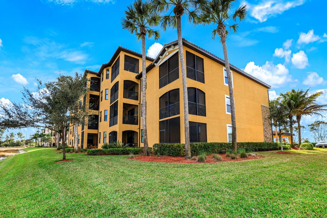 9590 Trevi Ct  #5334, Naples, FL 34113