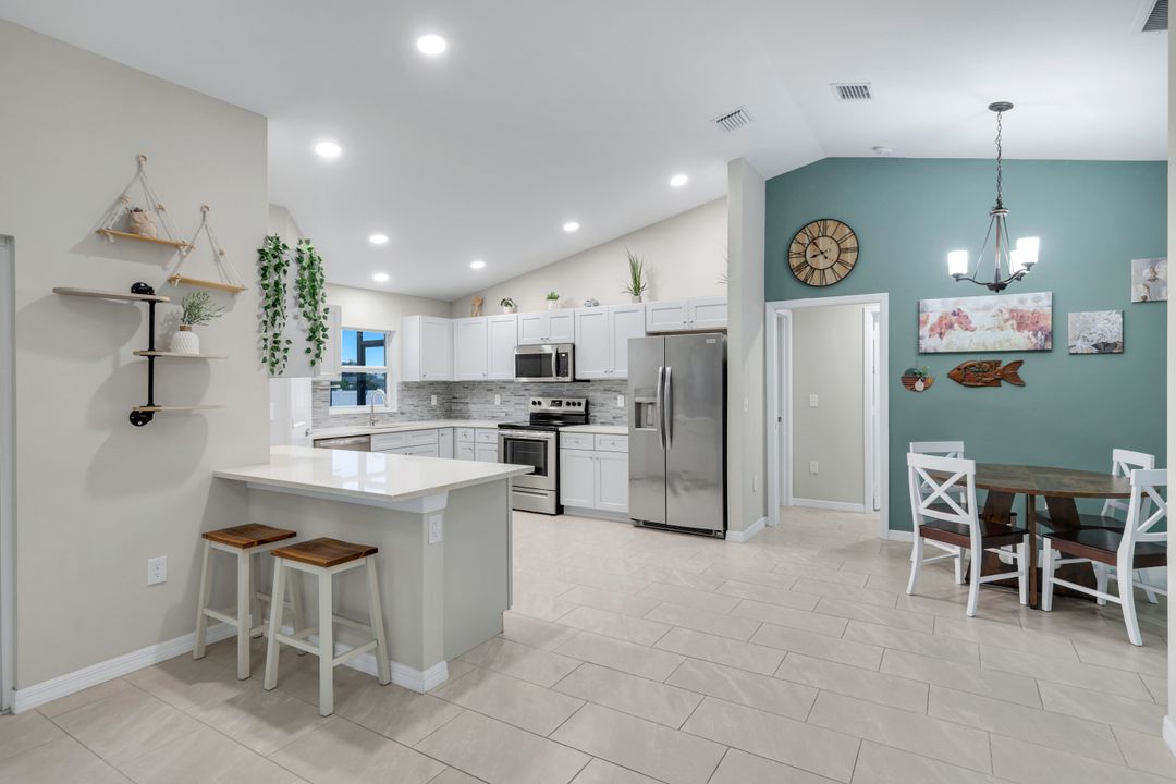 2013 NW Juanita Pl, Cape Coral, FL 33993