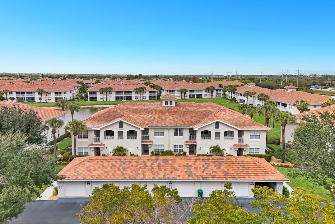 3029 Driftwood Way #3305, Naples, FL 34109