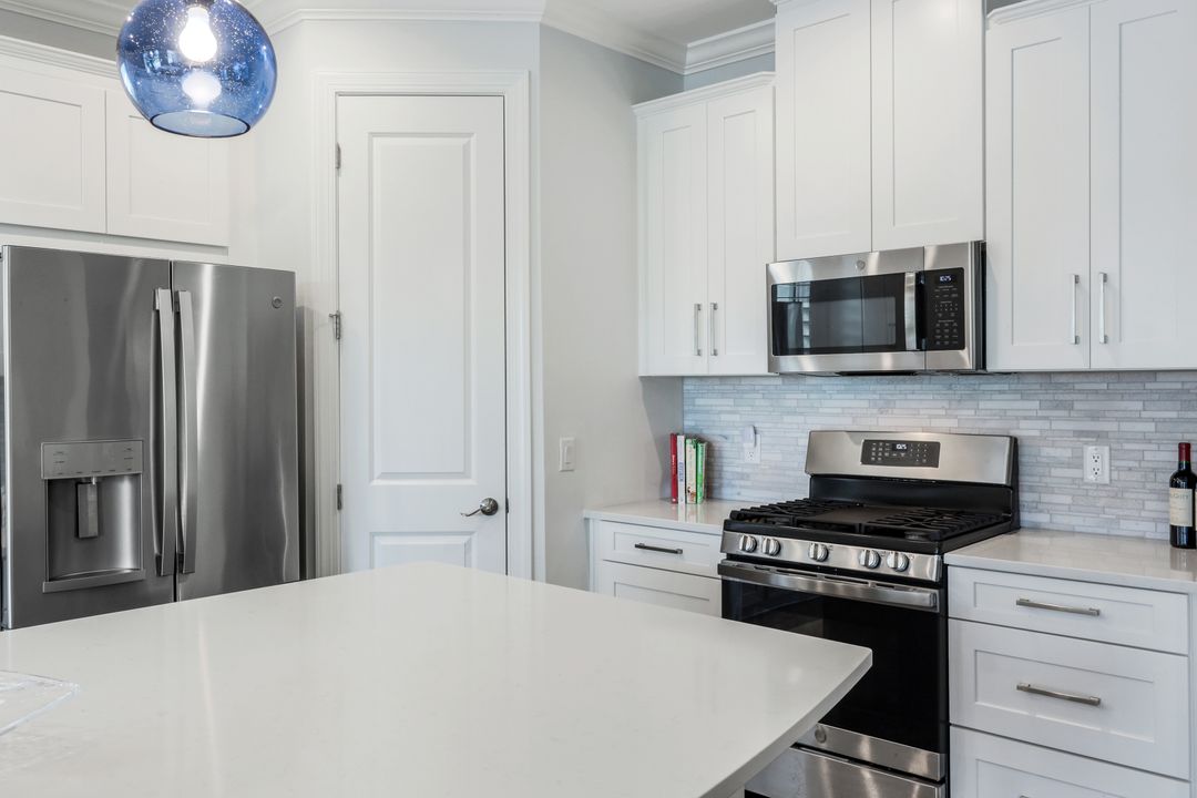 15236 Turin Dr, Naples, FL 34114