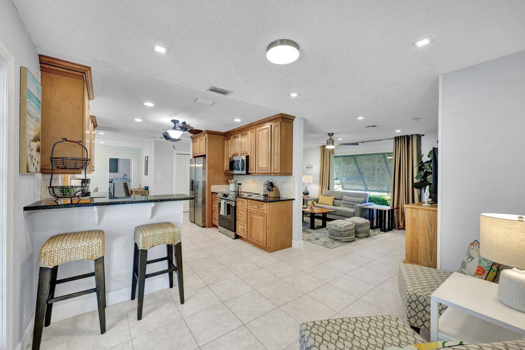 122 Palm River Blvd, Naples, FL 34110