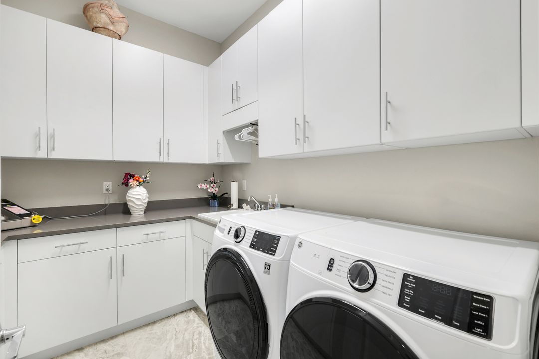 12033 Azalea Wy, Naples, FL 34120