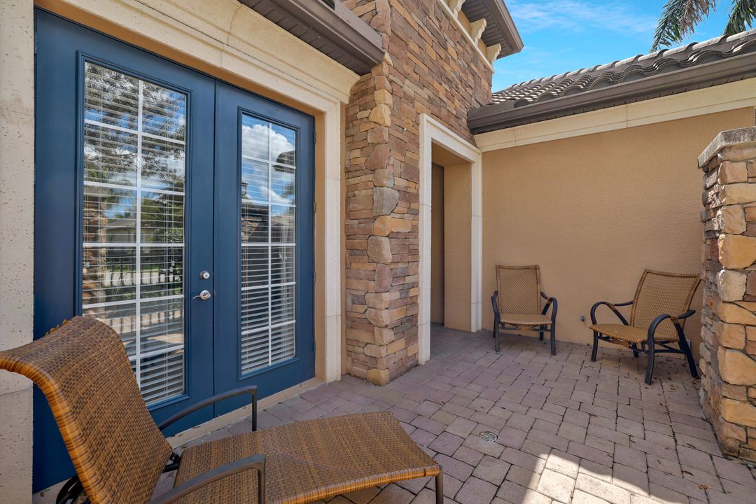 9568 Mussorie Ct, Naples, FL 34114