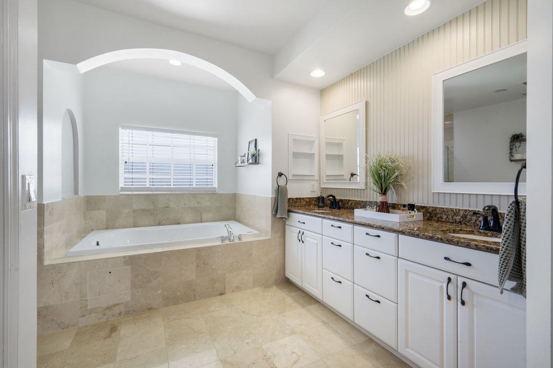 1130 NW 14th Terrace, Cape Coral, FL 33993