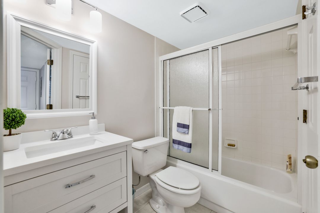 1045 Mainsail Dr #402, Naples, FL 34114