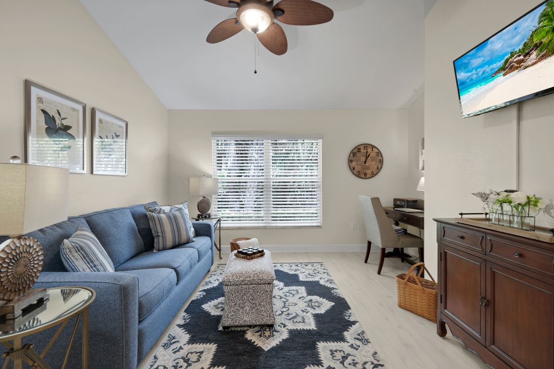 5887 Northridge Dr N, Naples, FL 34110