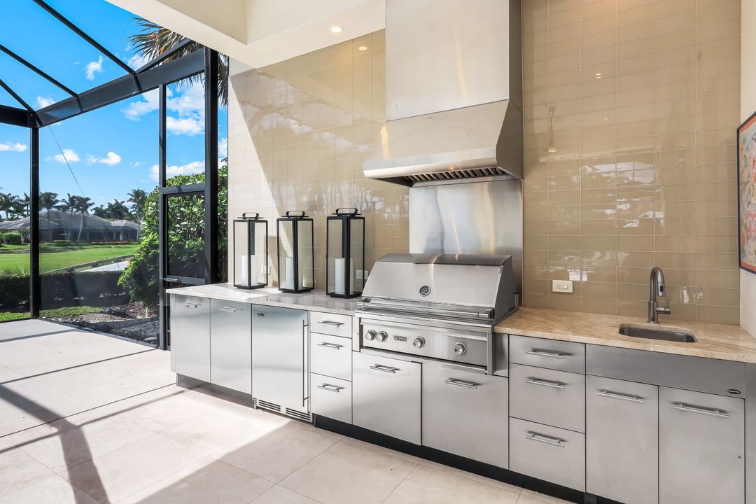 2048 Isla Vista Ln, Naples, FL 34105