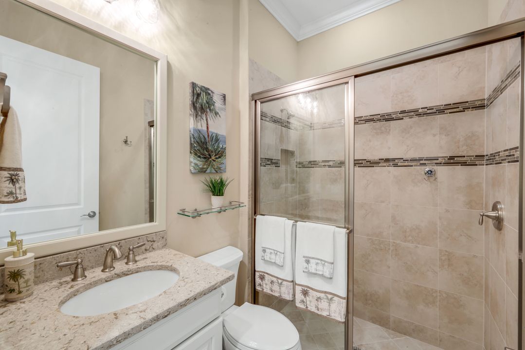 8362 Viale Cir, Naples, FL 34114