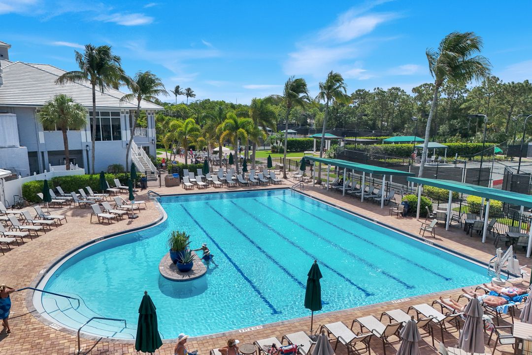 15040 Sterling Oaks Dr, Naples, FL 34110