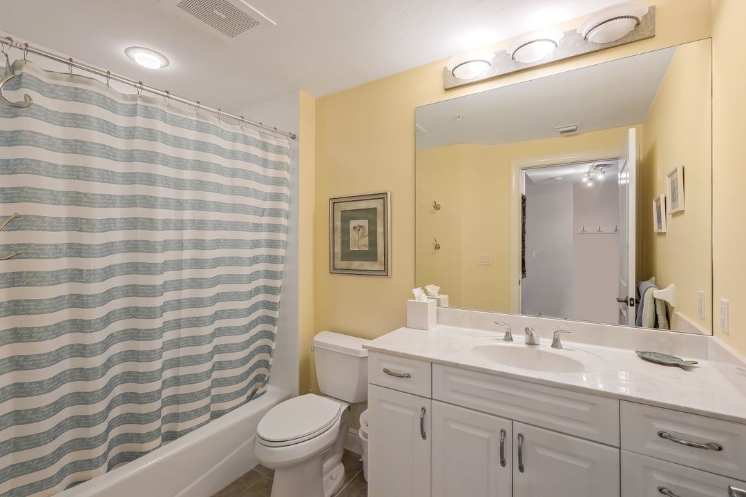 5702 Cape Harbour Dr #202, Cape Coral, FL 33914