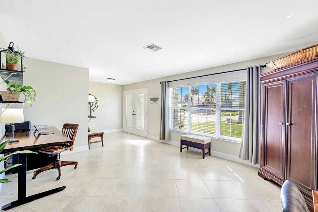 39 Mentor Dr, Naples, FL 34110