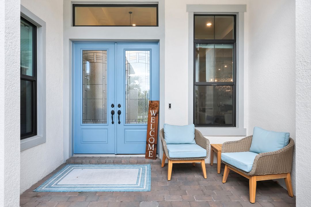 16221 Verilyn Cir, Naples, FL 34110