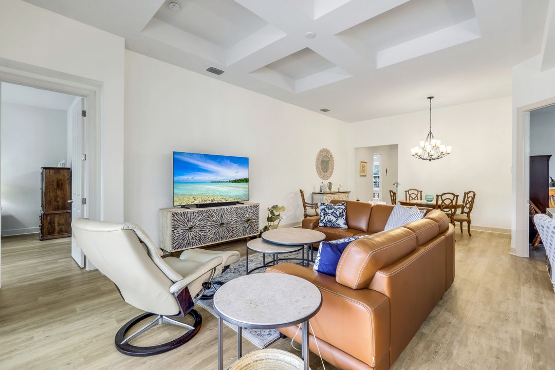 9065 Siesta Bay Dr, Naples, FL 34120