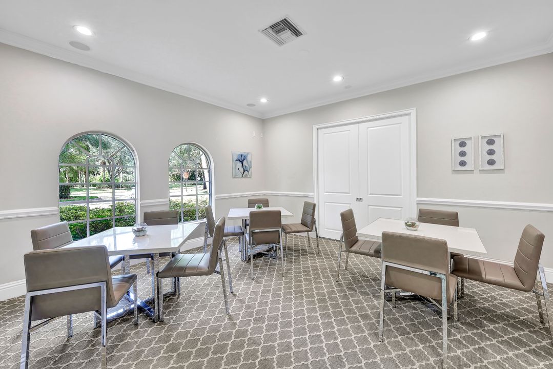 3967 Ruxton Rd, Naples, FL 34116