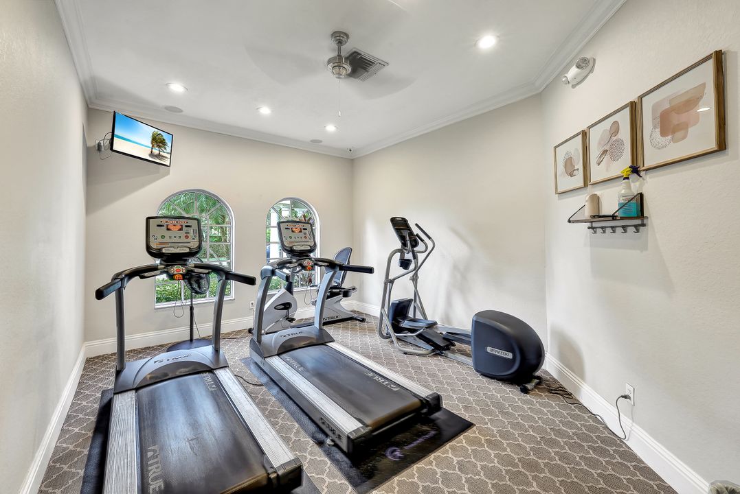 3967 Ruxton Rd, Naples, FL 34116