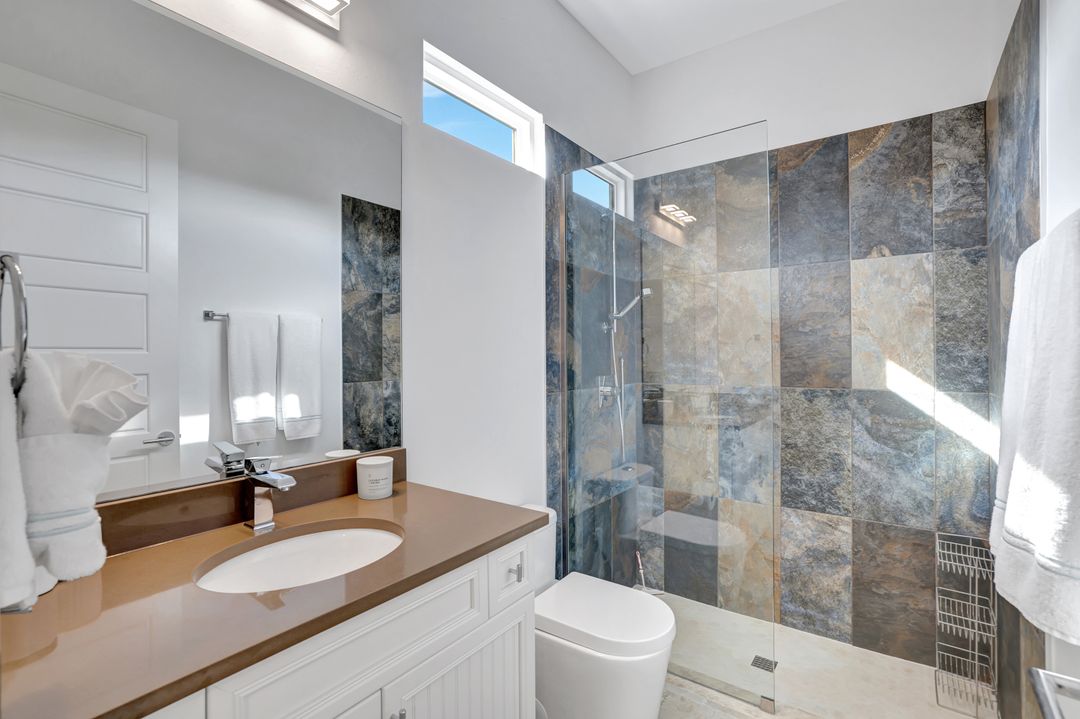 16 Willoughby Dr, Naples, FL 34110