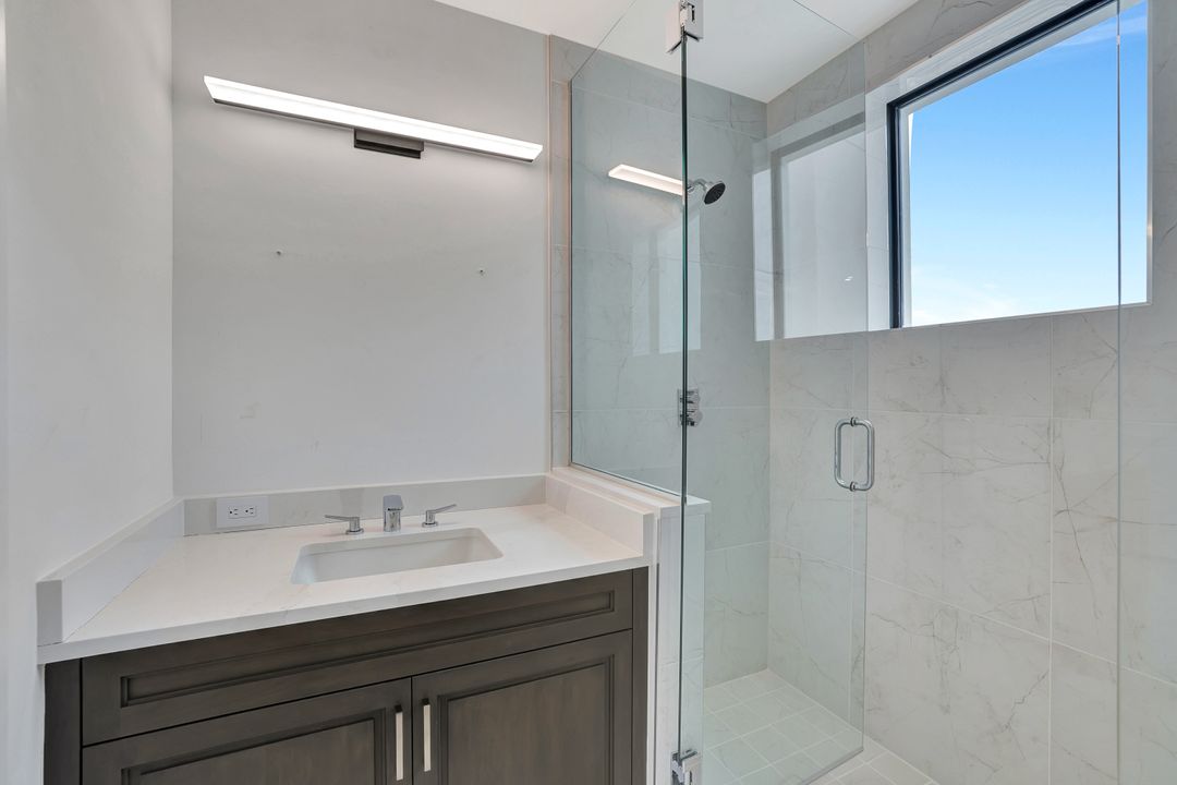 1130 3rd Ave S #211, Naples, FL 34102