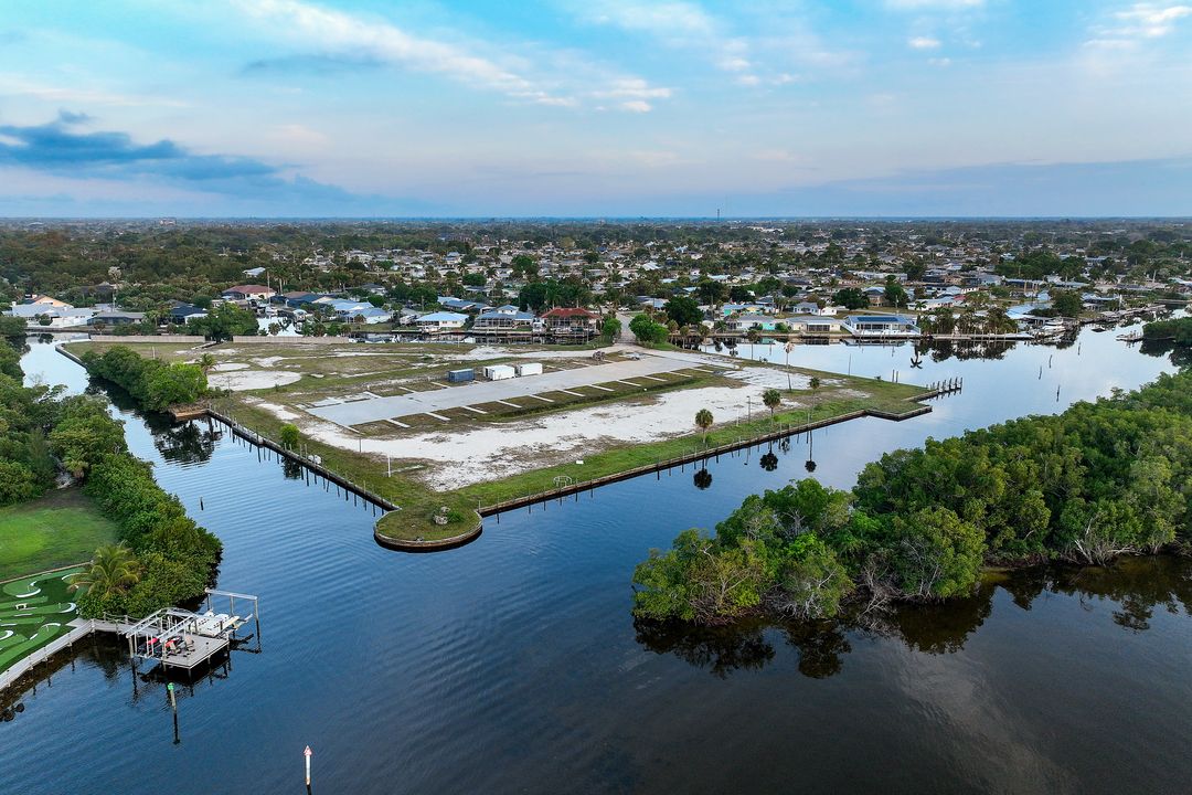 4530 Vinsetta Ave, North Fort Myers, FL 33903