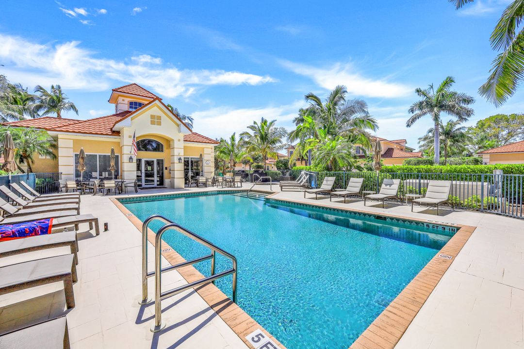 8637 Champions Point #901, Naples, FL 34113