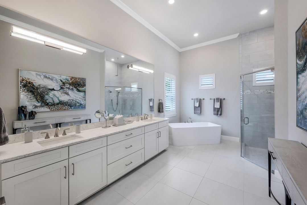 15572 Montello Ln, Naples, FL 34114