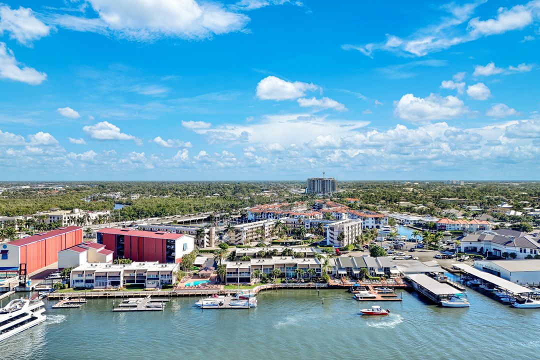 800 River Point Dr #212, Naples, FL 34102