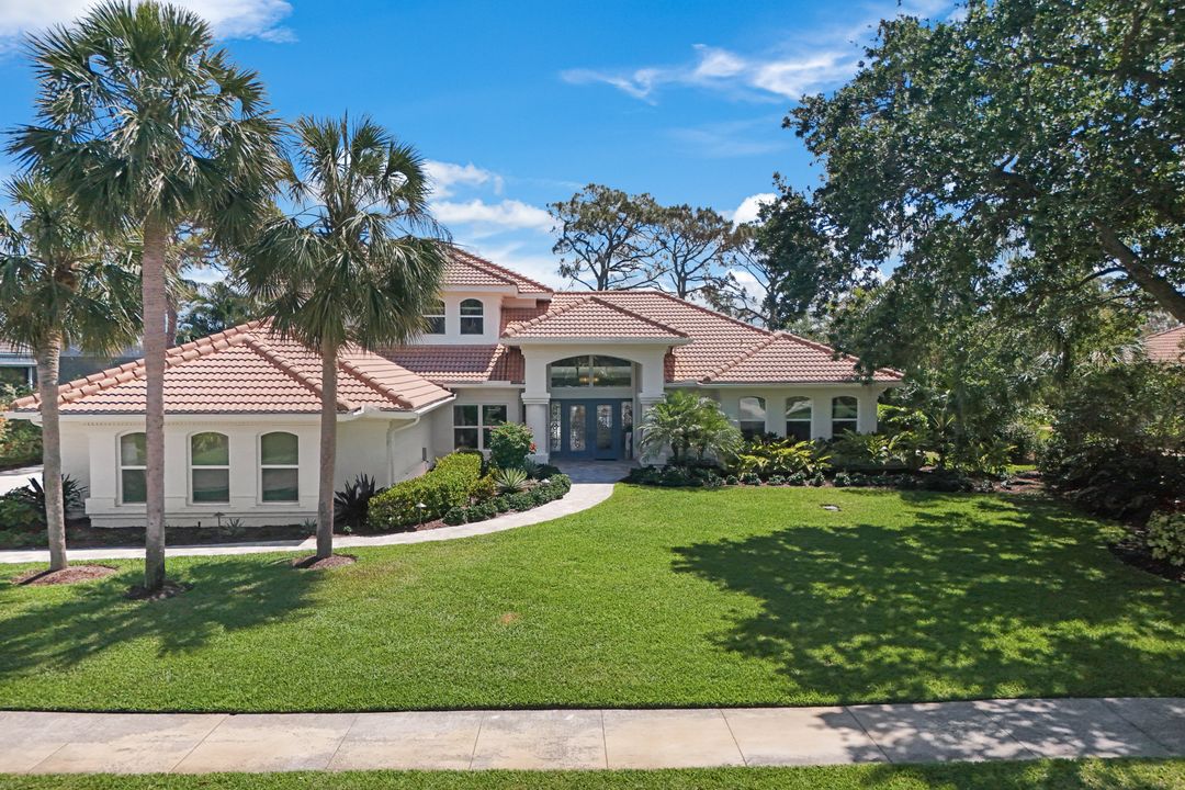 25011 Goldcrest Dr, Bonita Springs, FL 34134